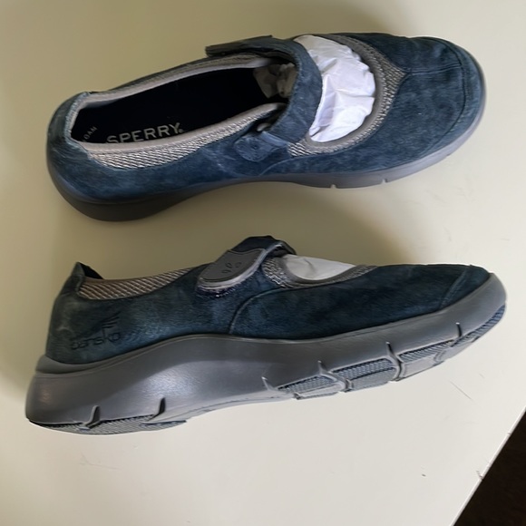 Dansko memory foam, blue sperry top slider shoes.Velcro strap size 39 (8) - Picture 4 of 8